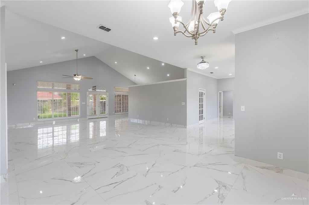 2110 Pecos St - Photo 3 of 22