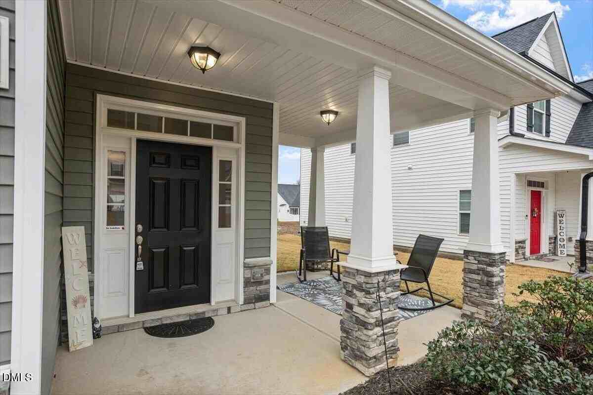 101 Hanover Ct - Photo 4 of 31
