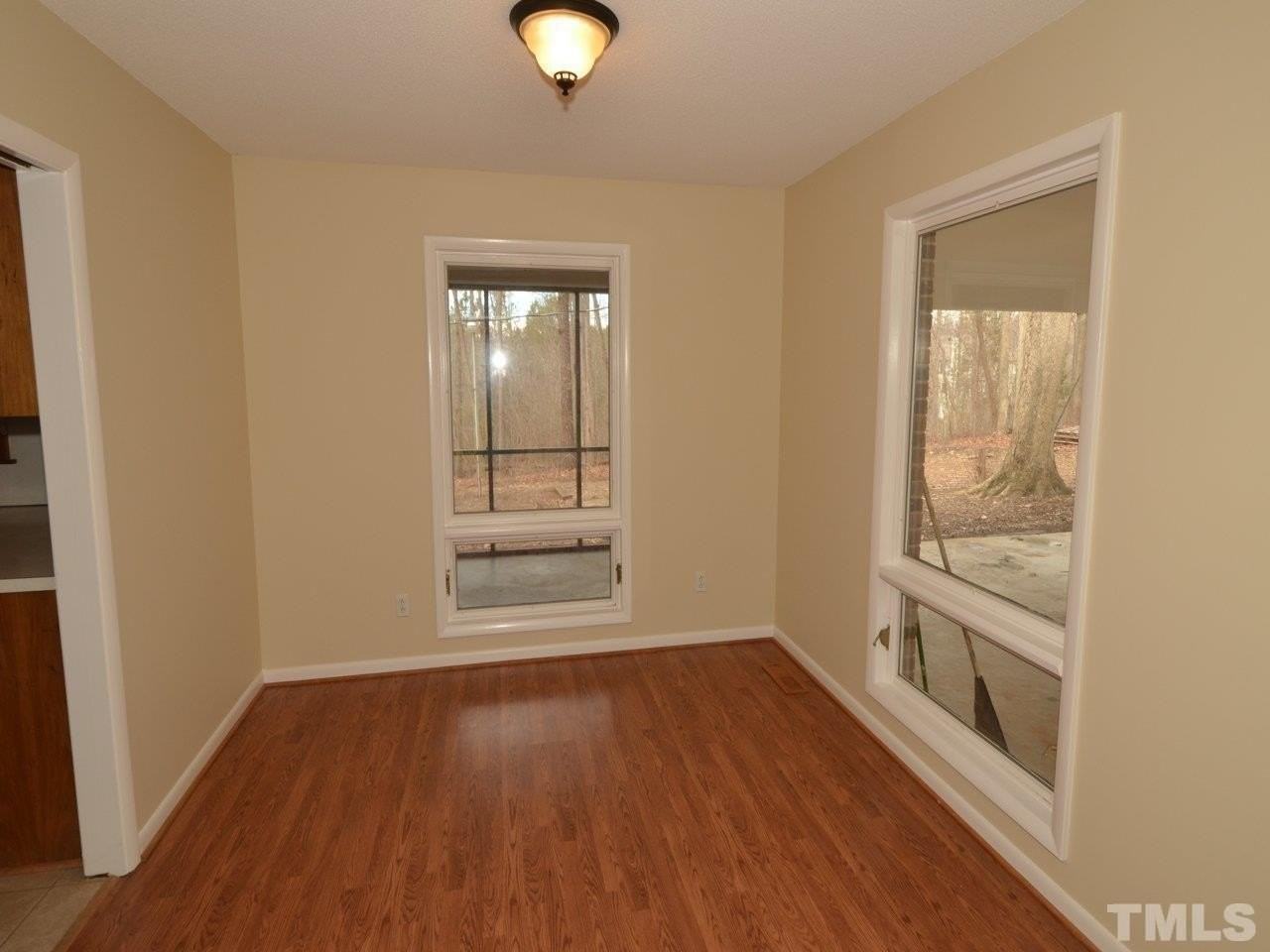 211 Lake Dr - Photo 5 of 25