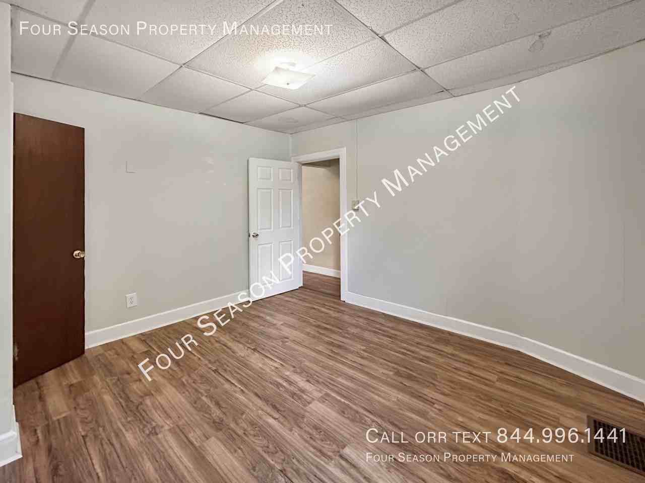 306 S Locust St #306 - Photo 5 of 19