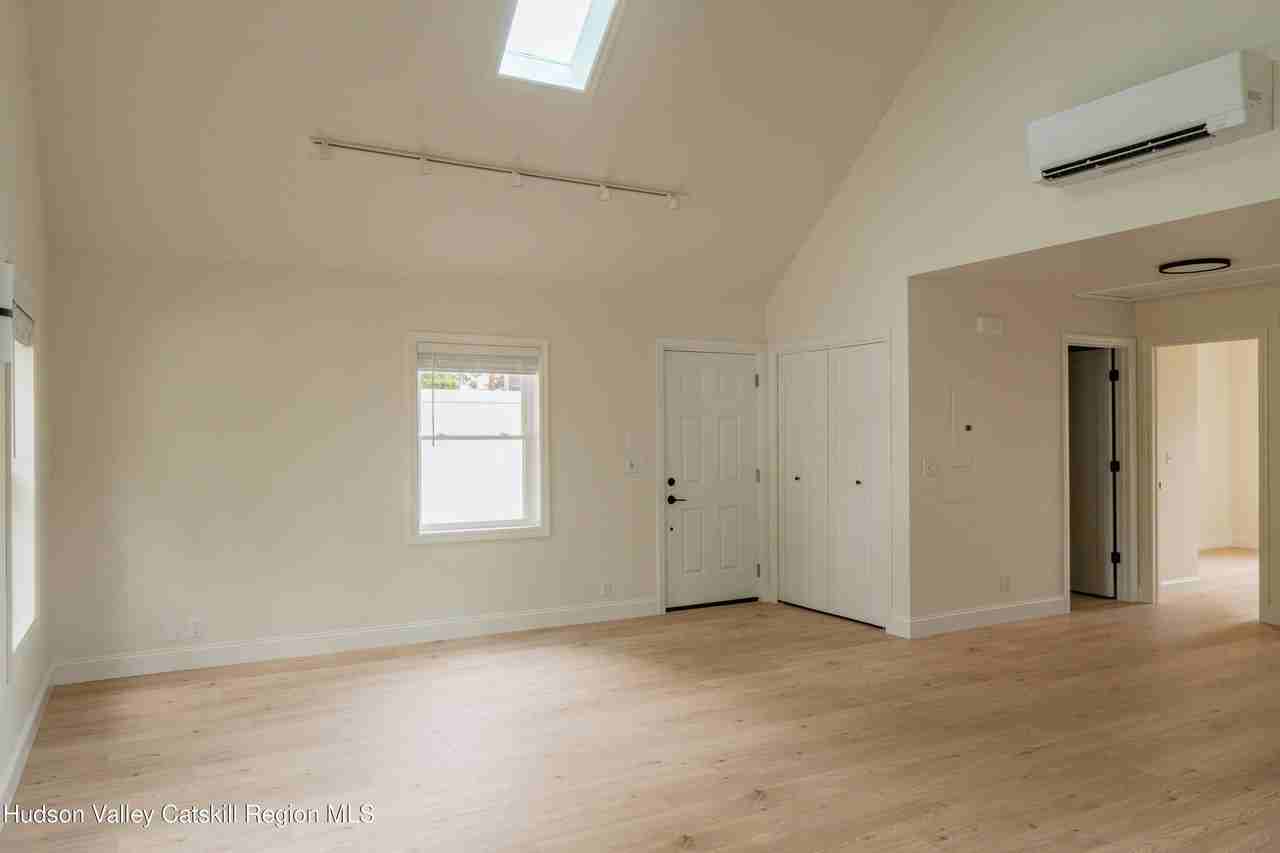 136 Newkirk Ave - Photo 5 of 13