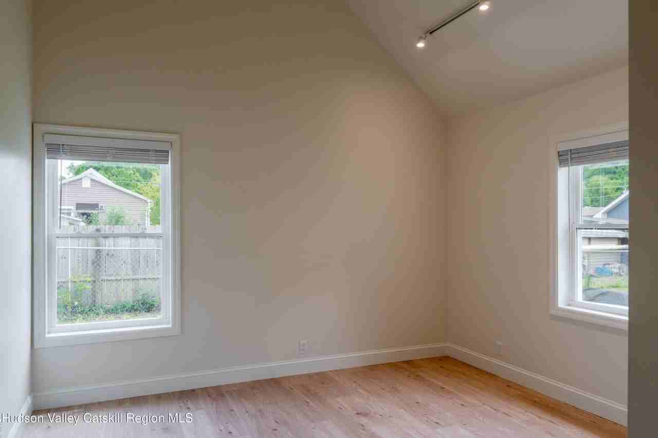 136 Newkirk Ave - Photo 6 of 13