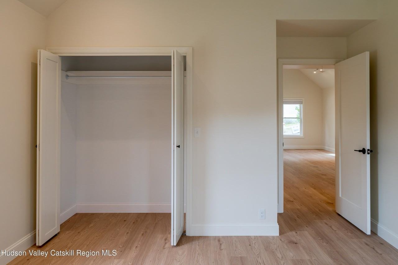 136 Newkirk Ave - Photo 7 of 13