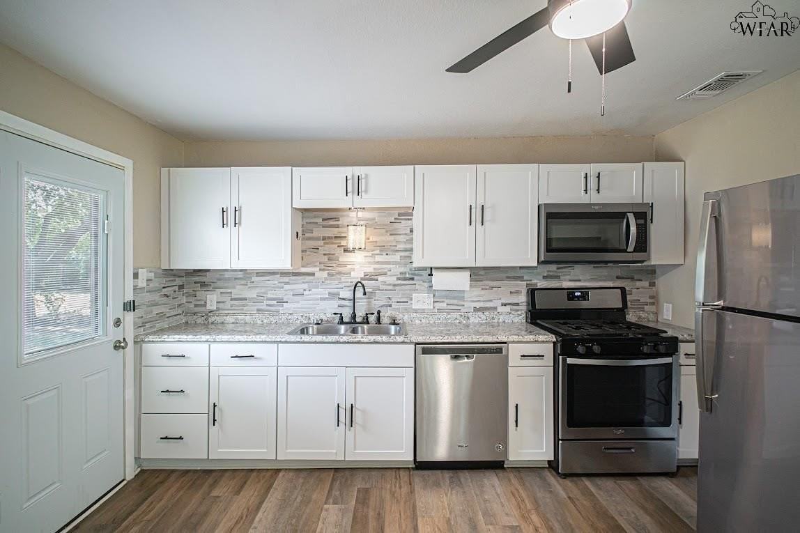 3311 Grant St - Photo 5 of 18