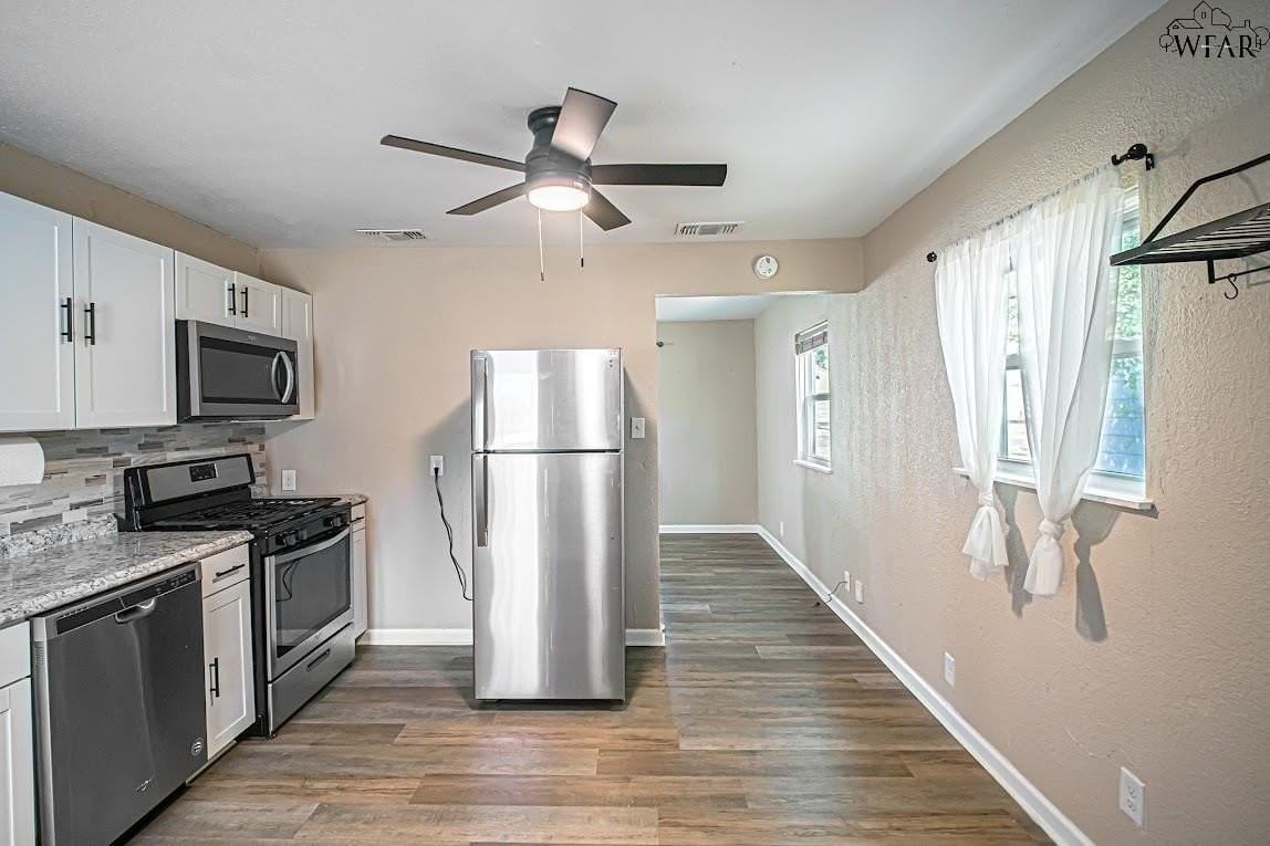 3311 Grant St - Photo 6 of 18