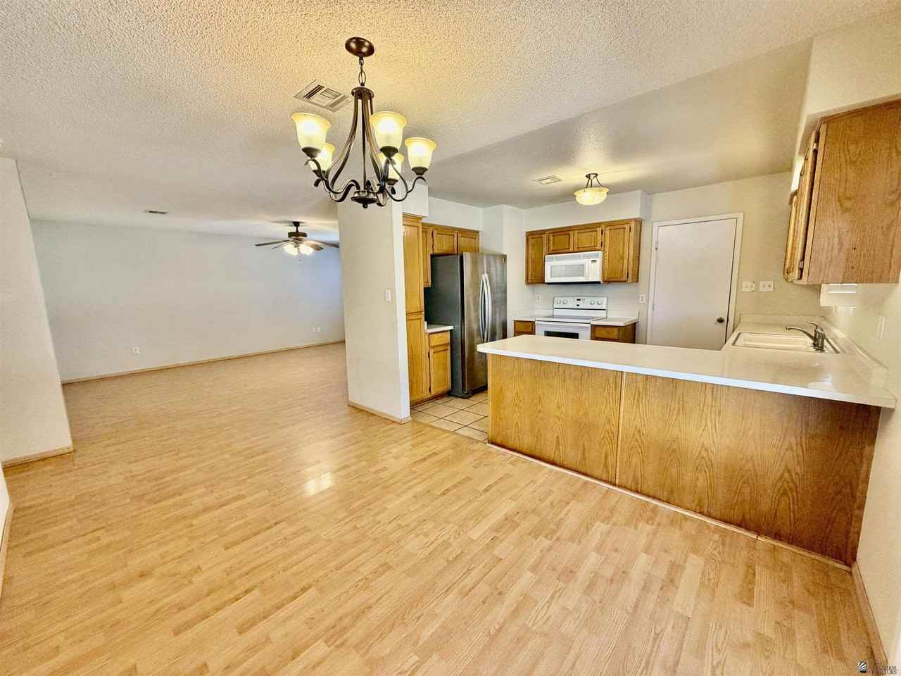 2783 W 29th Ln - Photo 7 of 36