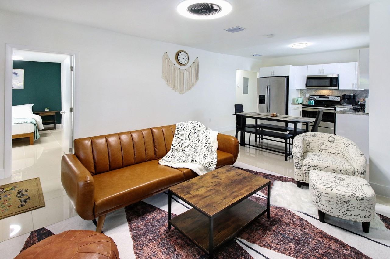 Nw 32nd St - Photo 5 of 10