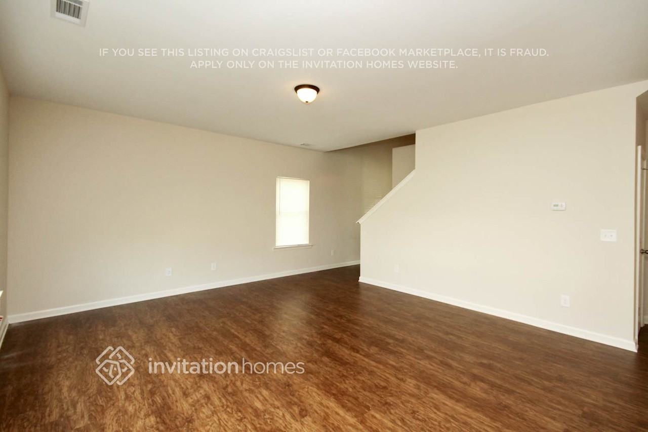 1482 Ewing Farm Dr - Photo 2 of 9
