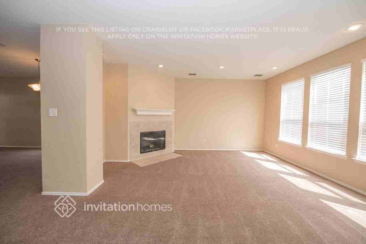 7704 Cresswell Dr - Photo 4 of 21