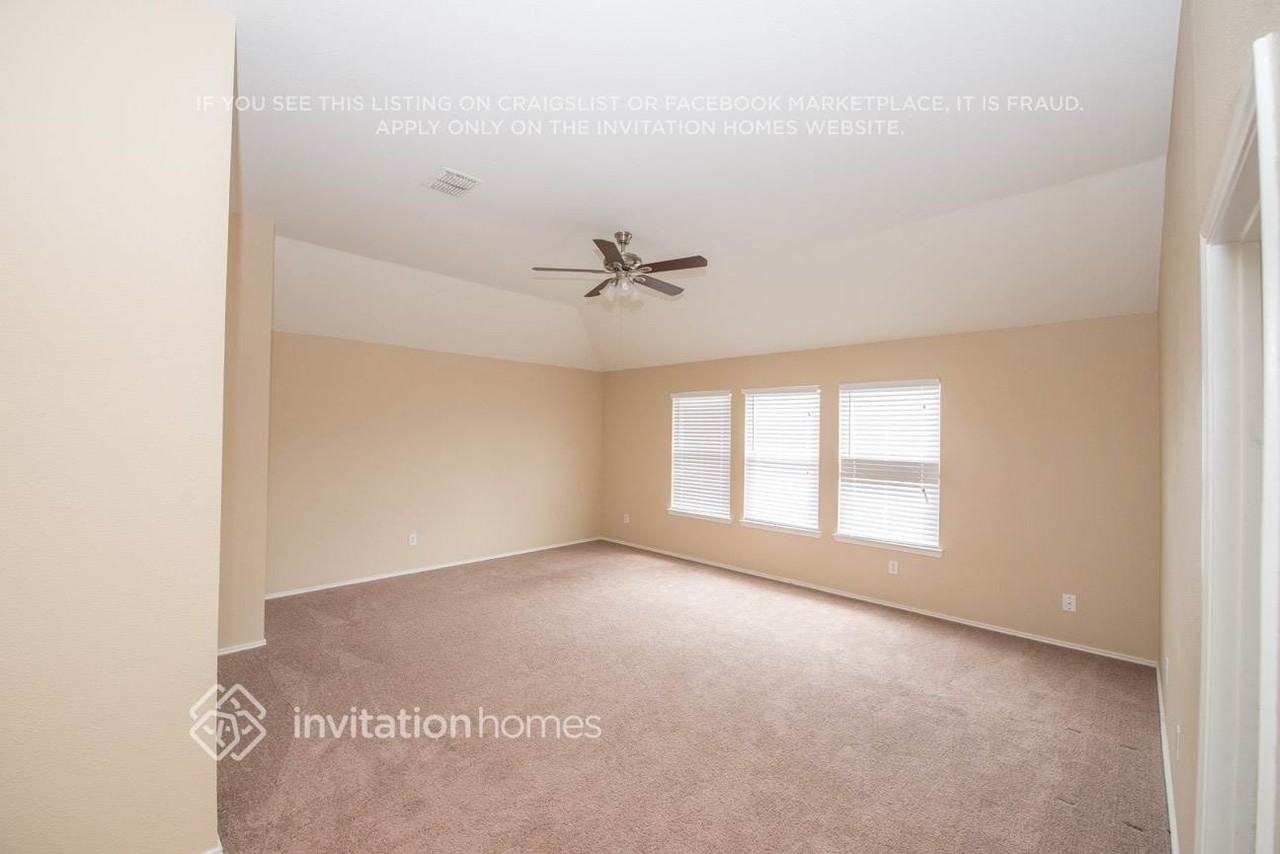 7704 Cresswell Dr - Photo 2 of 10