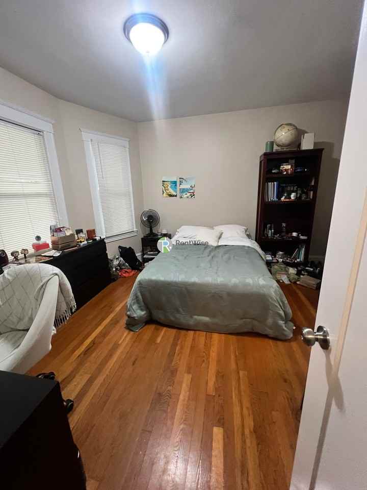 64 Frederick Ave - Photo 3 of 23