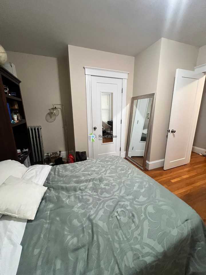 64 Frederick Ave - Photo 5 of 23