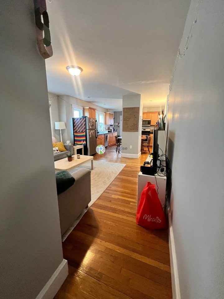 64 Frederick Ave - Photo 7 of 23