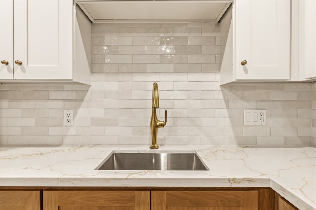 4433 Maycrest Ave #1 - Photo 5 of 19