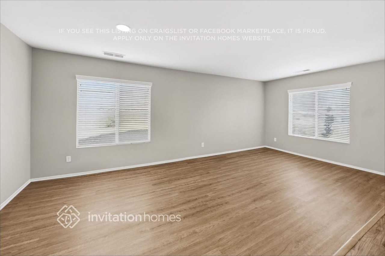 25375 Mountain Springs St - Photo 4 of 20