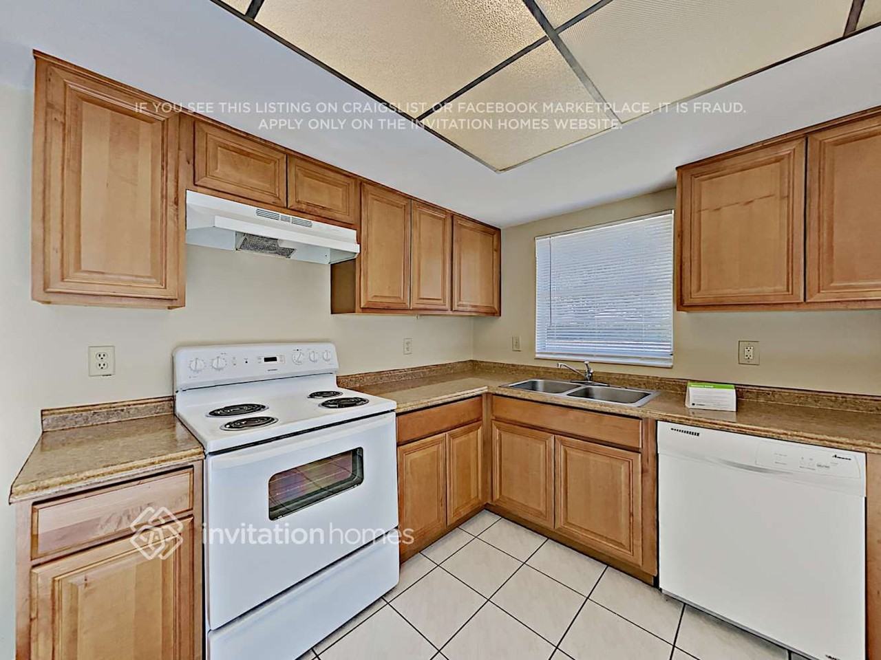 12415 Kiwi Ave - Photo 6 of 17