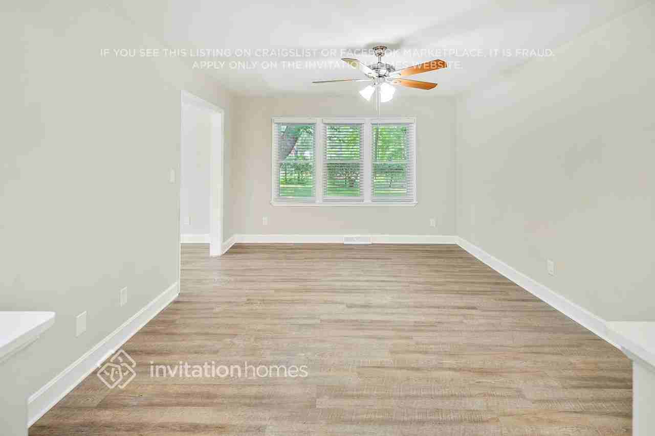 5009 Brooktree Dr - Photo 3 of 24