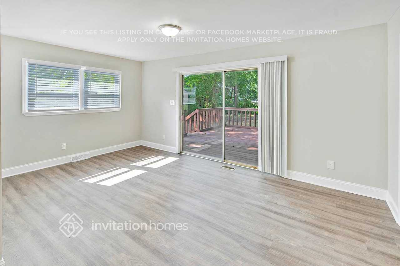 5009 Brooktree Dr - Photo 7 of 24
