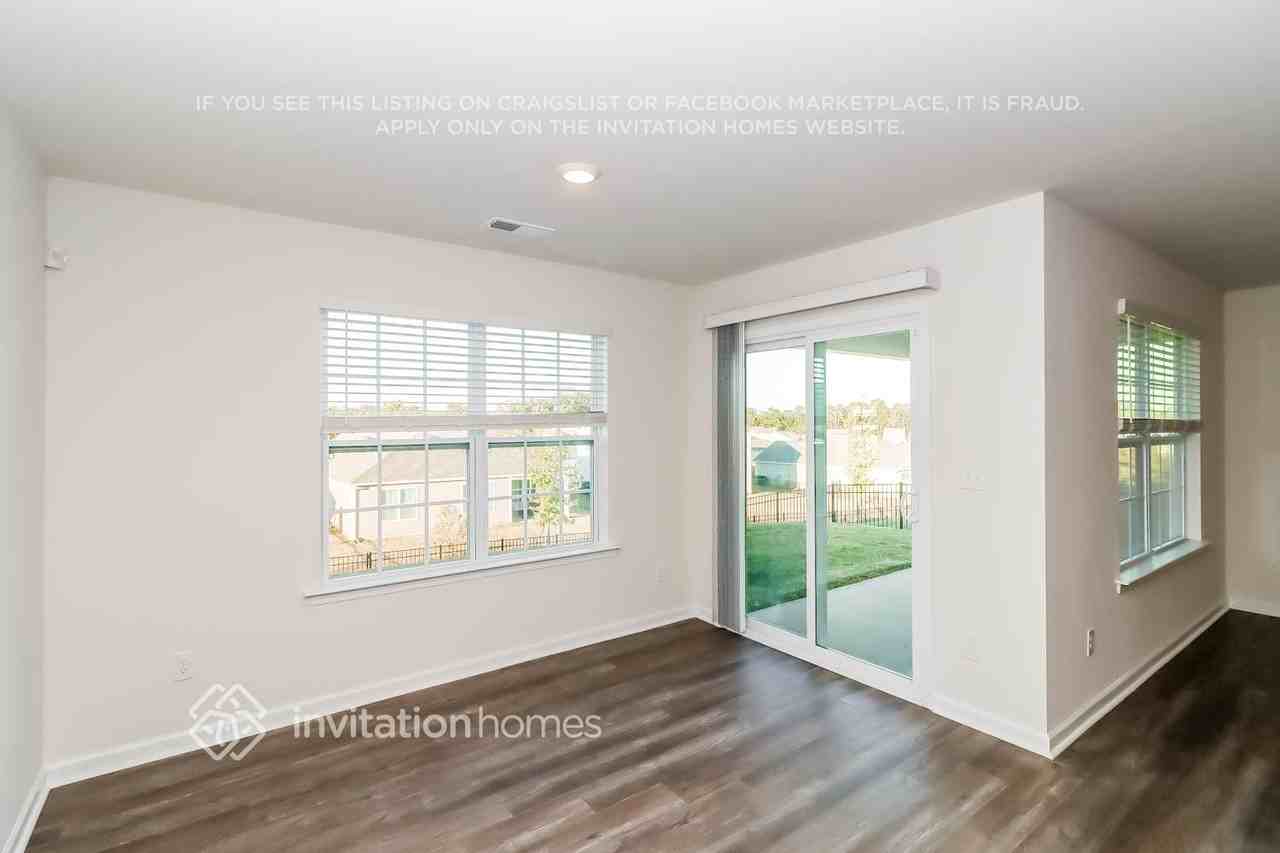151 Cassius Dr - Photo 5 of 22