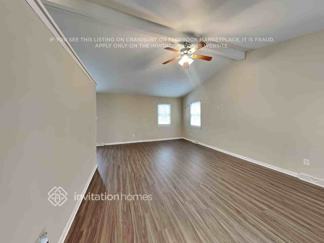 9806 Leatherwood Ct - Photo 4 of 19