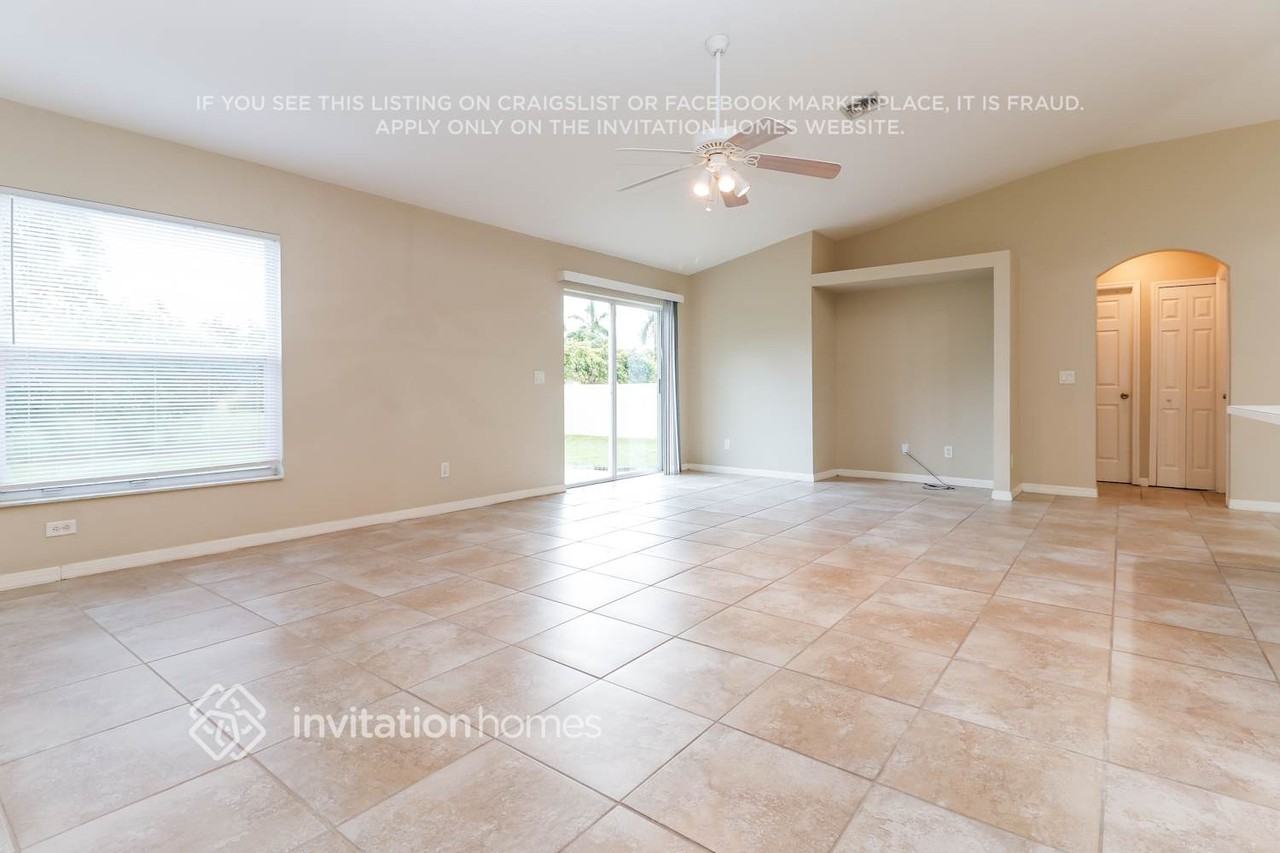 2931 Sw 4th Ave - Photo 3 of 15