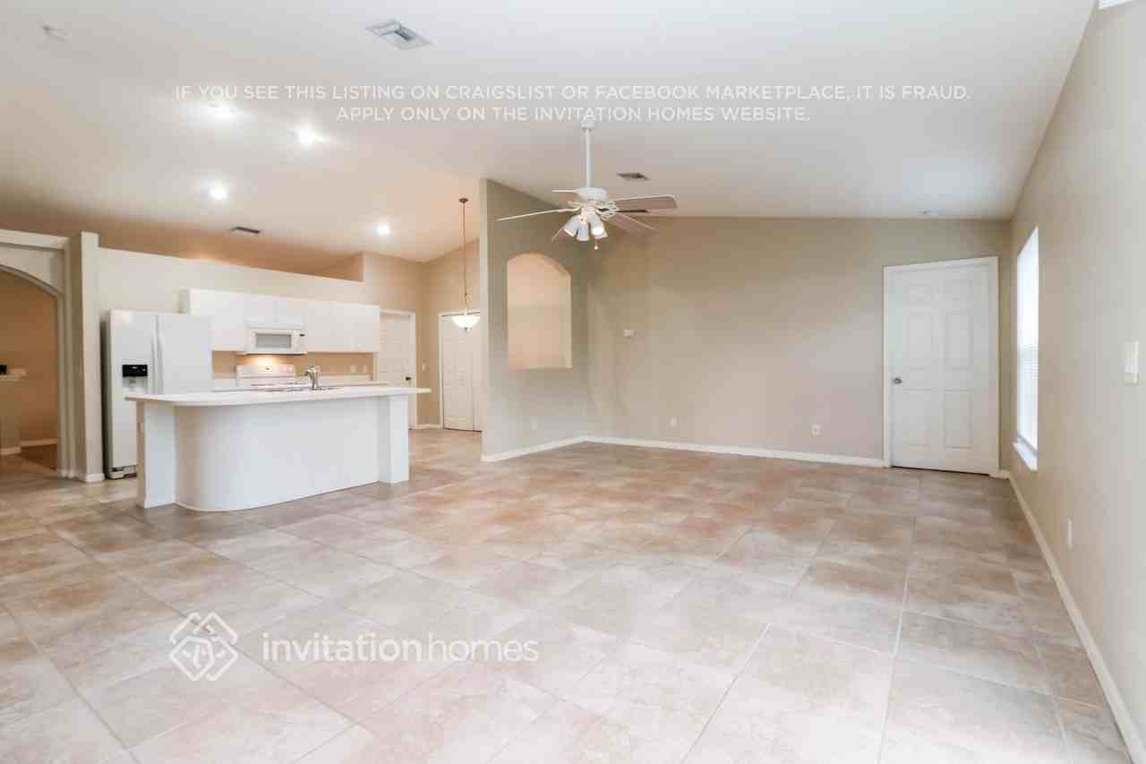 2931 Sw 4th Ave - Photo 4 of 15