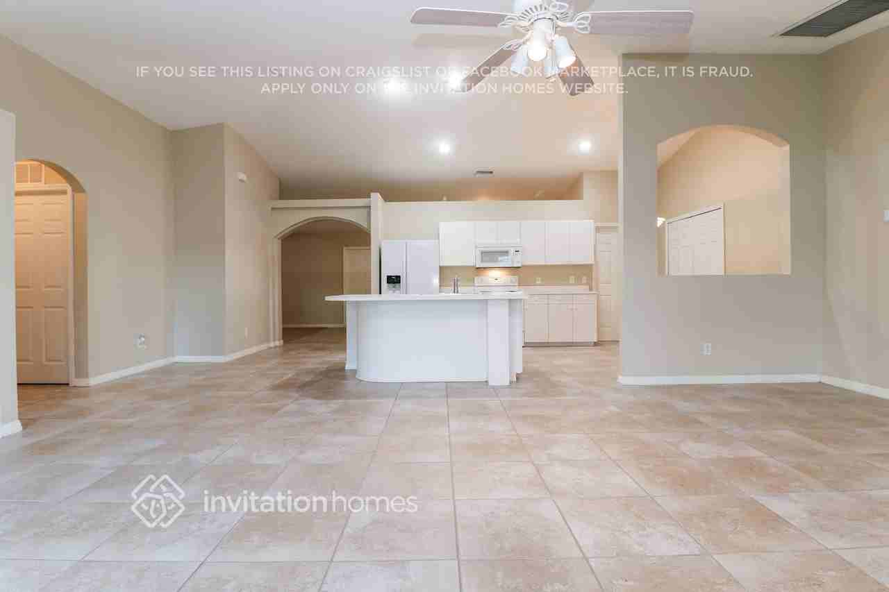 2931 Sw 4th Ave - Photo 5 of 15