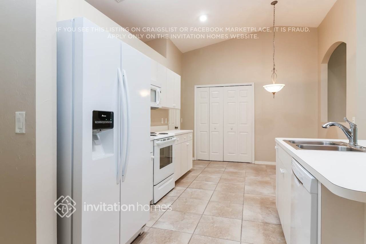 2931 Sw 4th Ave - Photo 6 of 15