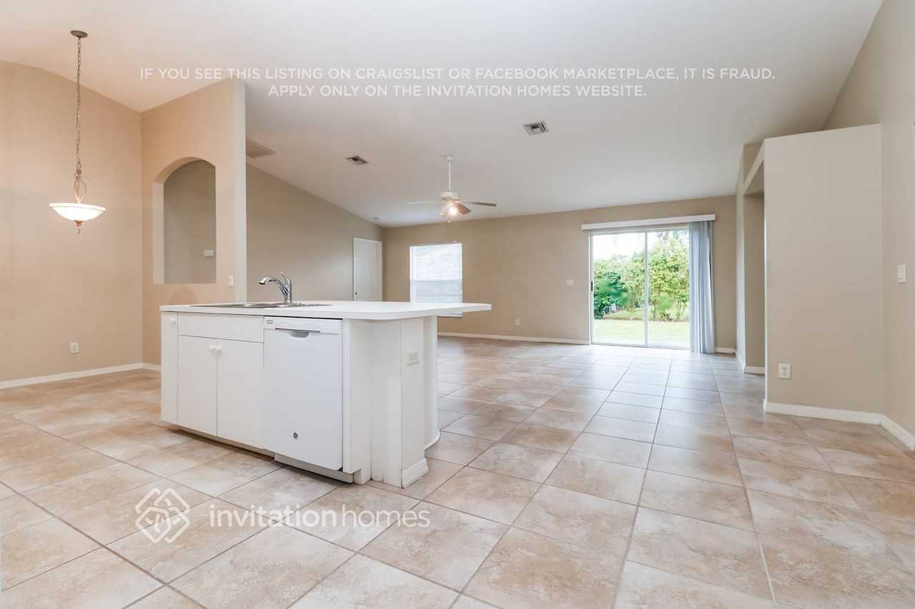 2931 Sw 4th Ave - Photo 7 of 15