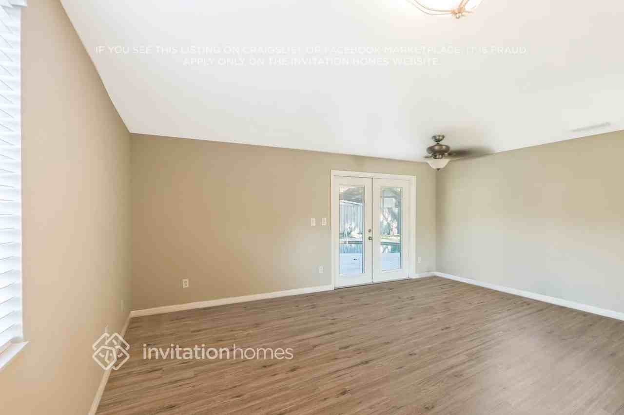3010 Hanna Ct - Photo 3 of 20
