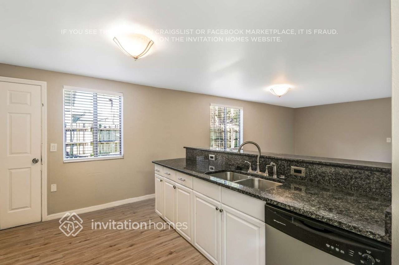 3010 Hanna Ct - Photo 5 of 20