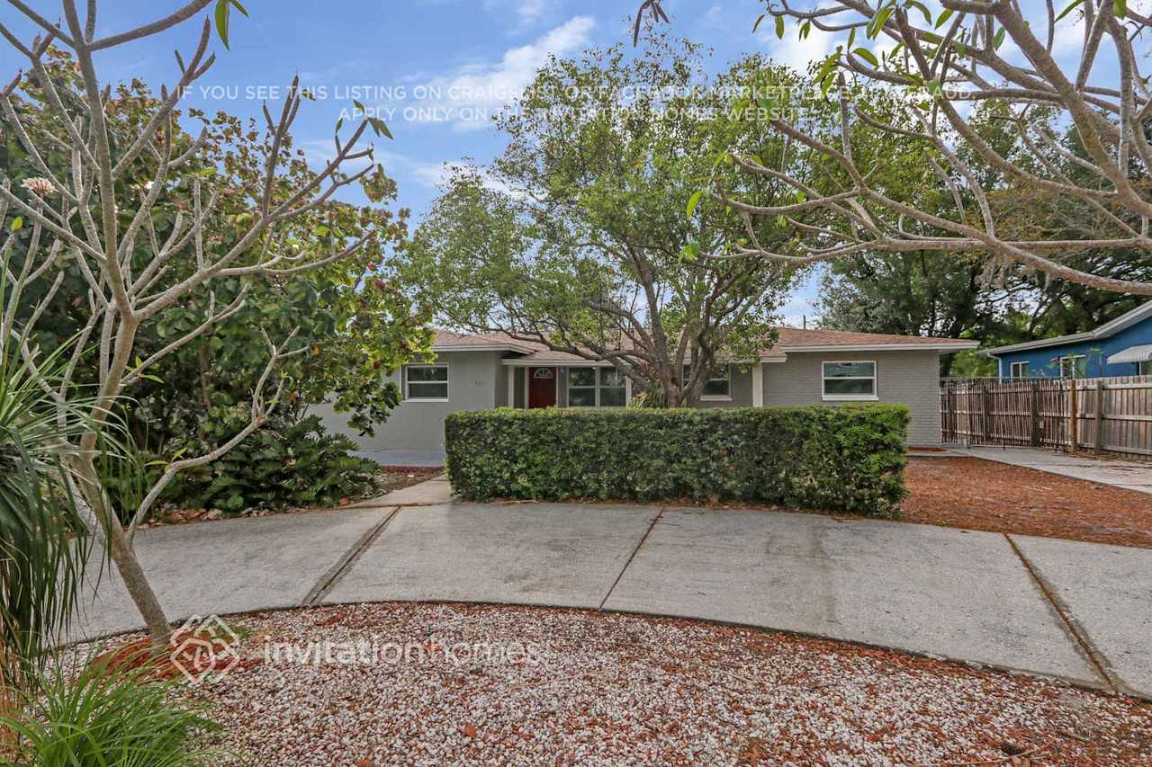 777 La Plaza Ave S - Photo 2 of 31