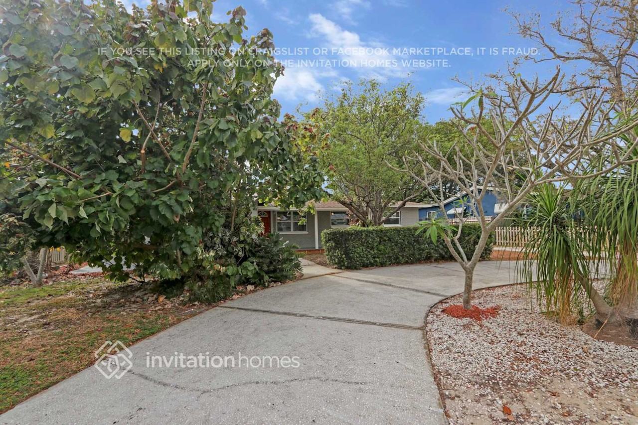 777 La Plaza Ave S - Photo 3 of 31