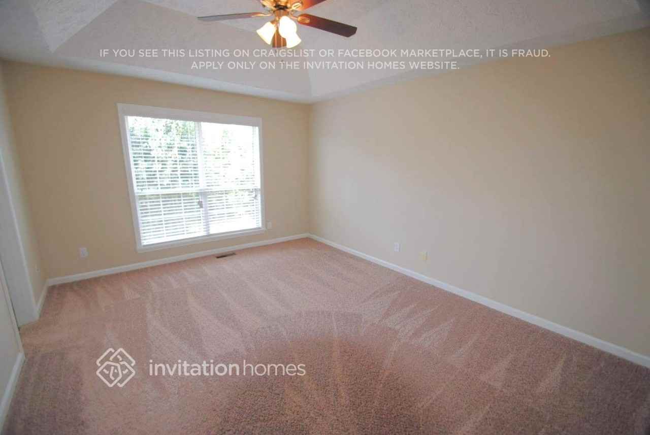3333 Windgate Dr - Photo 4 of 8