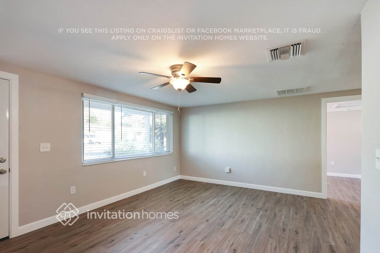 15723 Sea Pines Dr - Photo 5 of 29