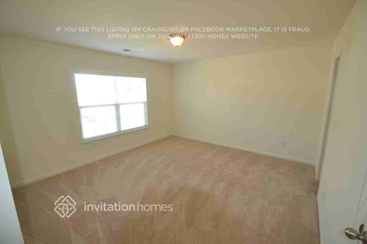 3510 Starmount Ave - Photo 3 of 8
