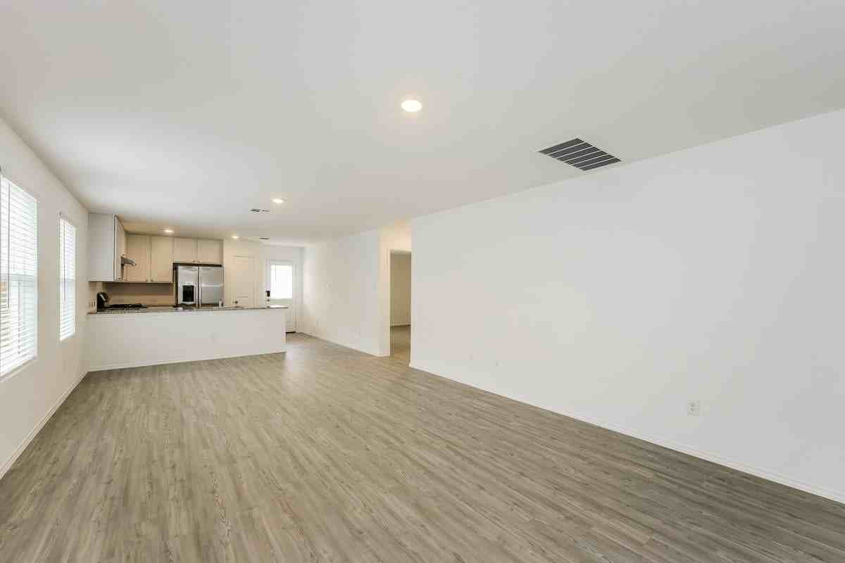 8810 Mccoy Pass - Photo 5 of 31