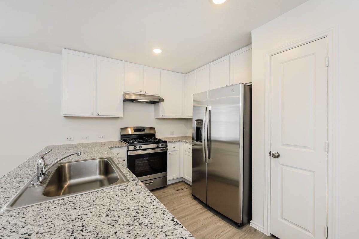 8810 Mccoy Pass - Photo 7 of 31