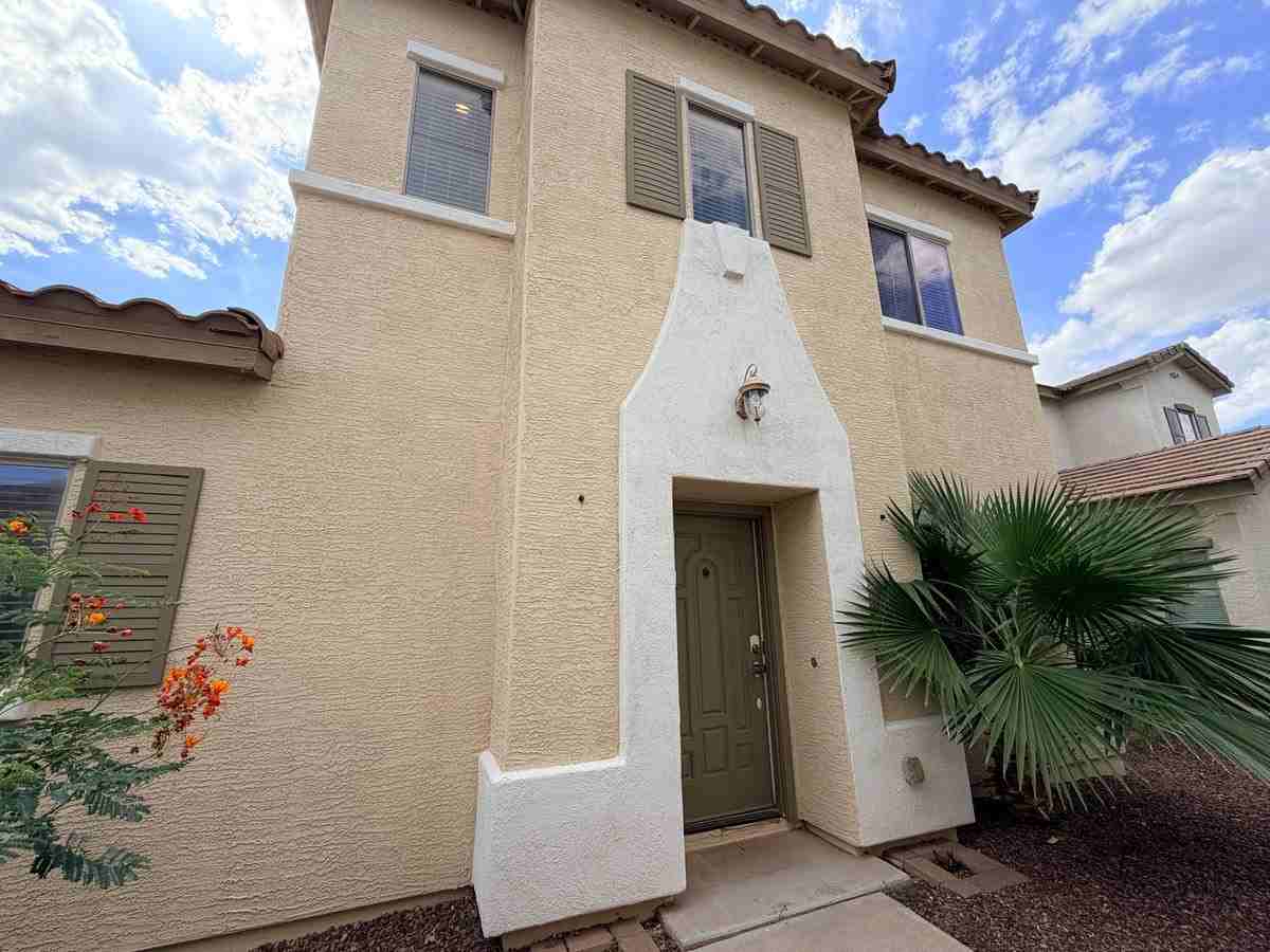4661 E Laurel Ave - Photo 2 of 39