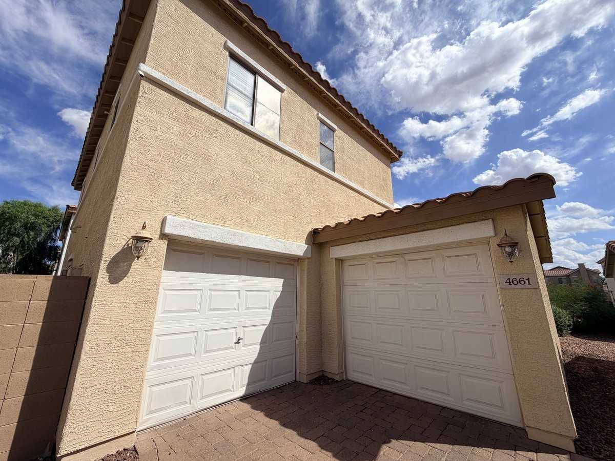 4661 E Laurel Ave - Photo 4 of 39