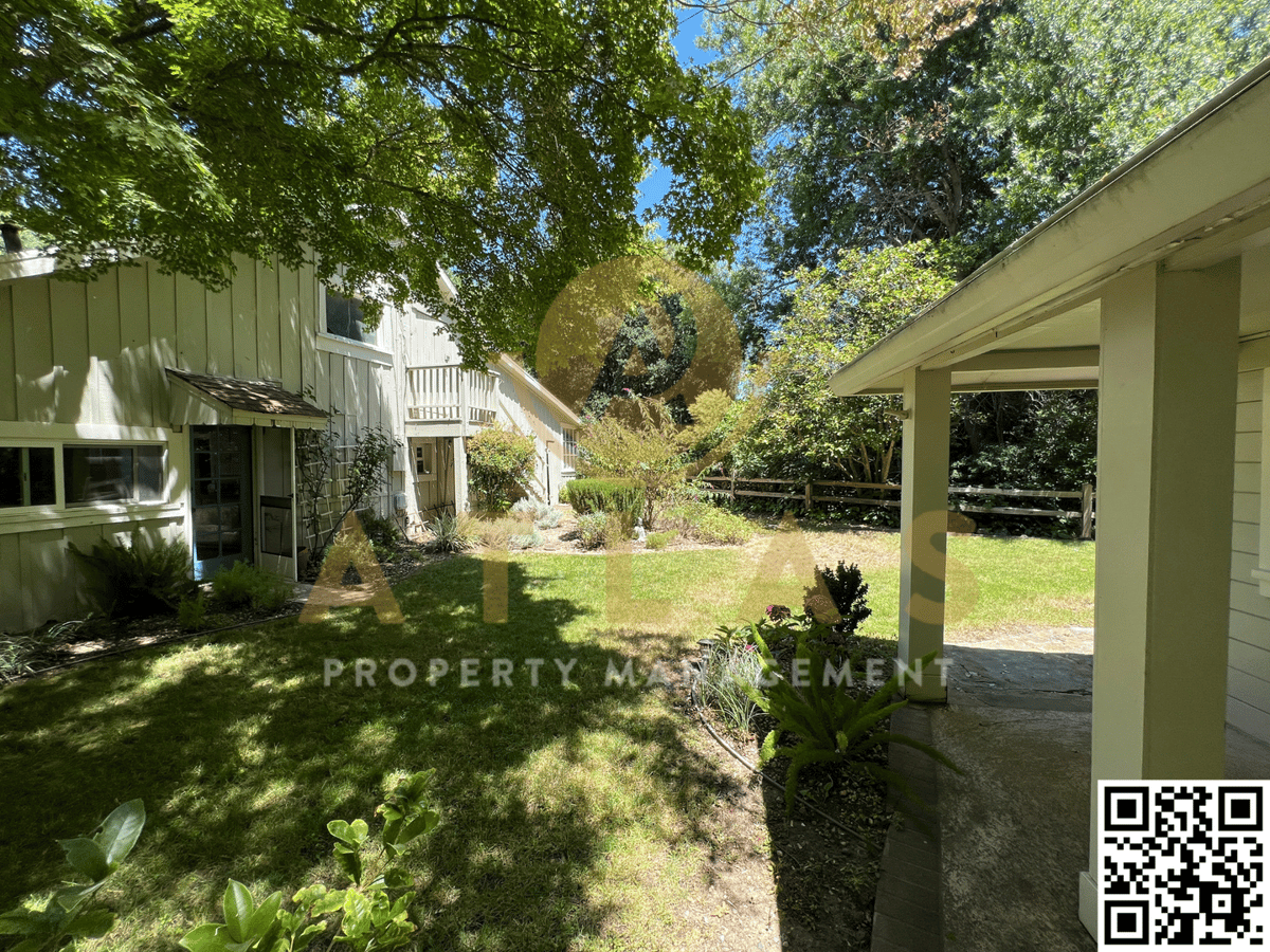 1064 Berry Ln - Photo 3 of 27