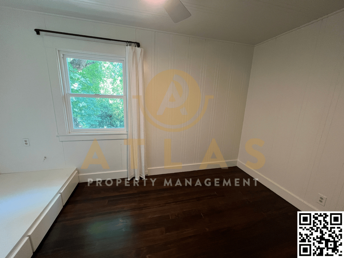 1064 Berry Ln - Photo 4 of 27