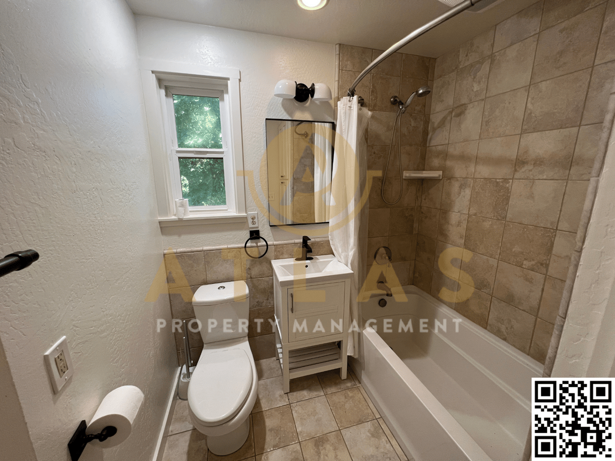 1064 Berry Ln - Photo 5 of 27