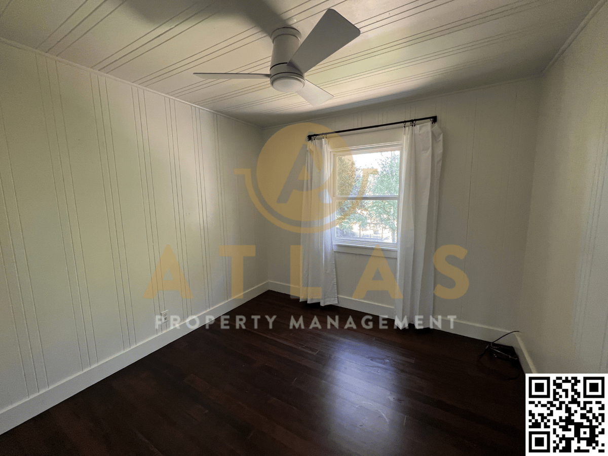1064 Berry Ln - Photo 6 of 27