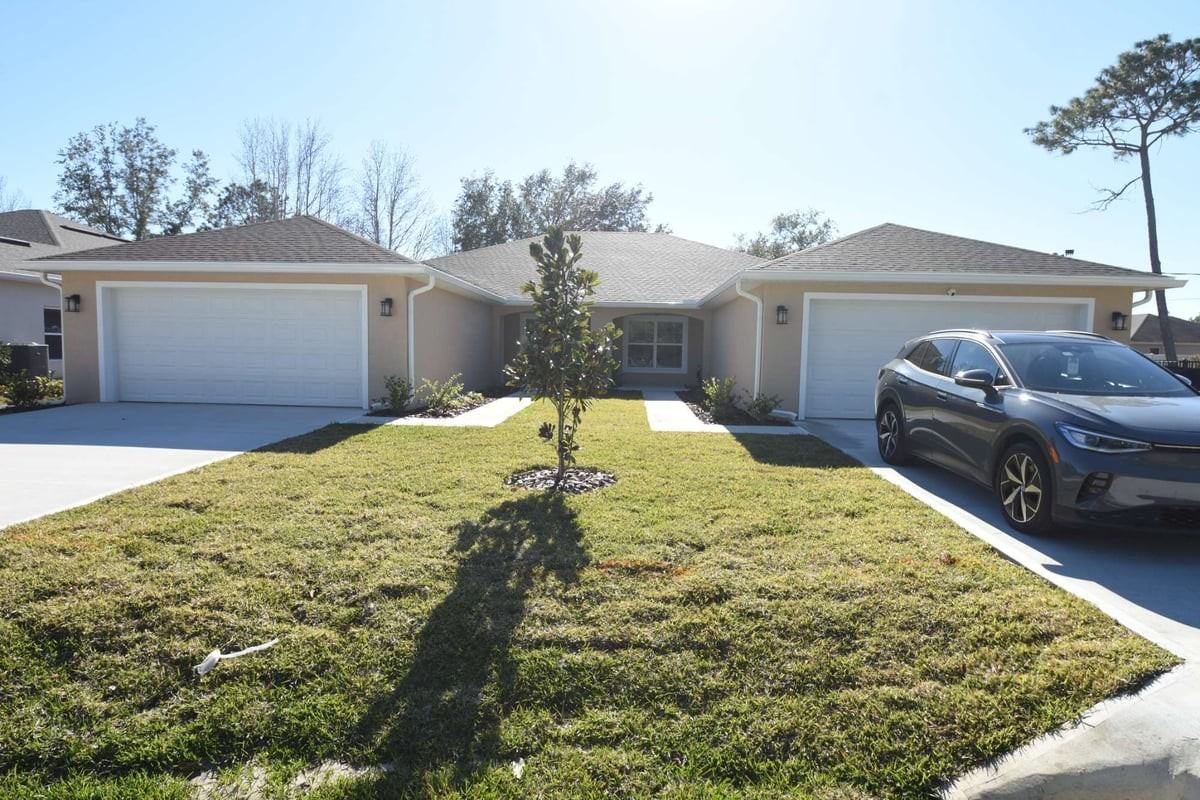 11 Buttonwood Ln #A - Photo 2 of 36