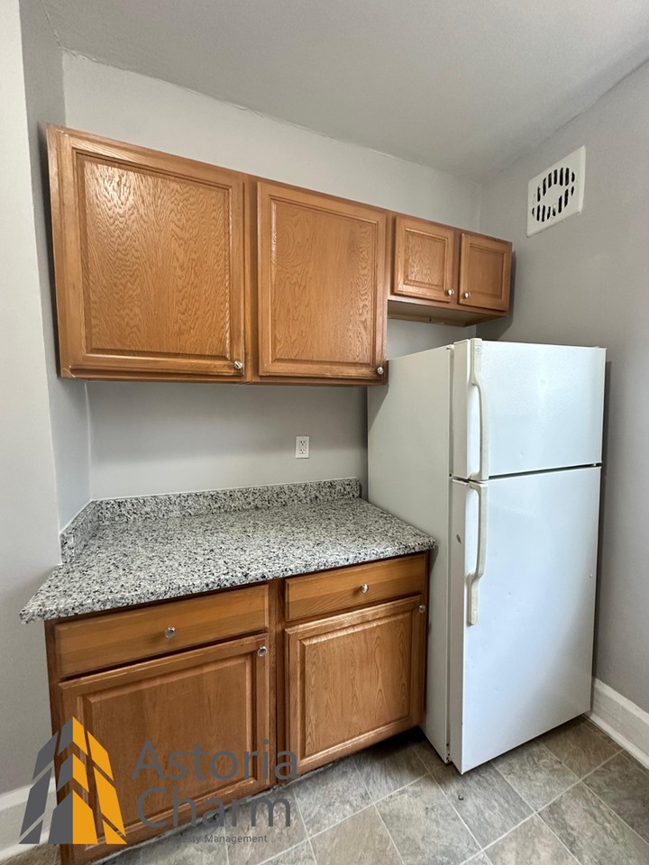 2826 Windsor Ave #C1 - Photo 5 of 21