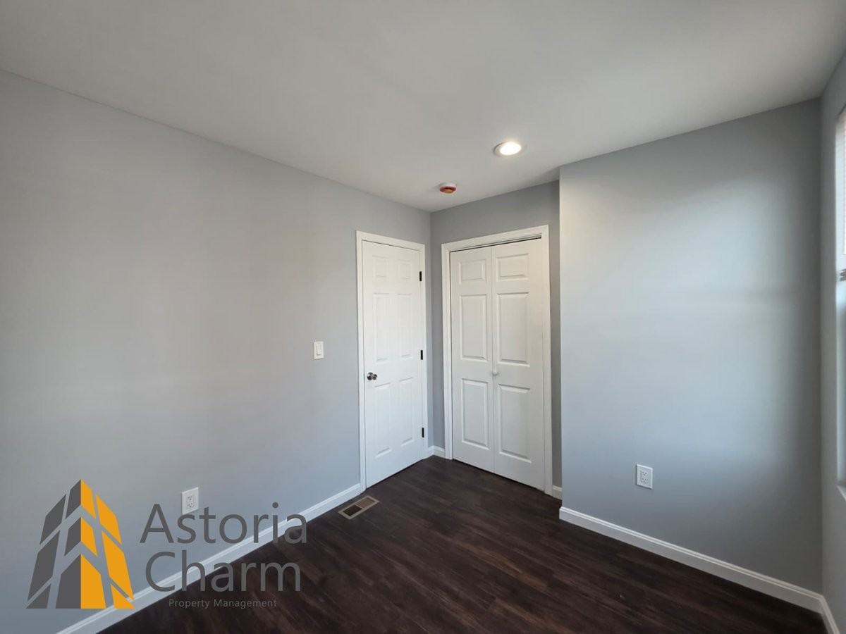 2920 E Madison St - Photo 4 of 30