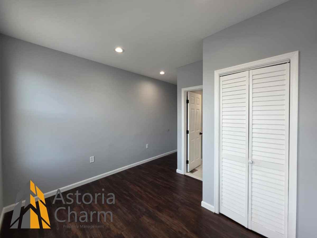 2920 E Madison St - Photo 5 of 30