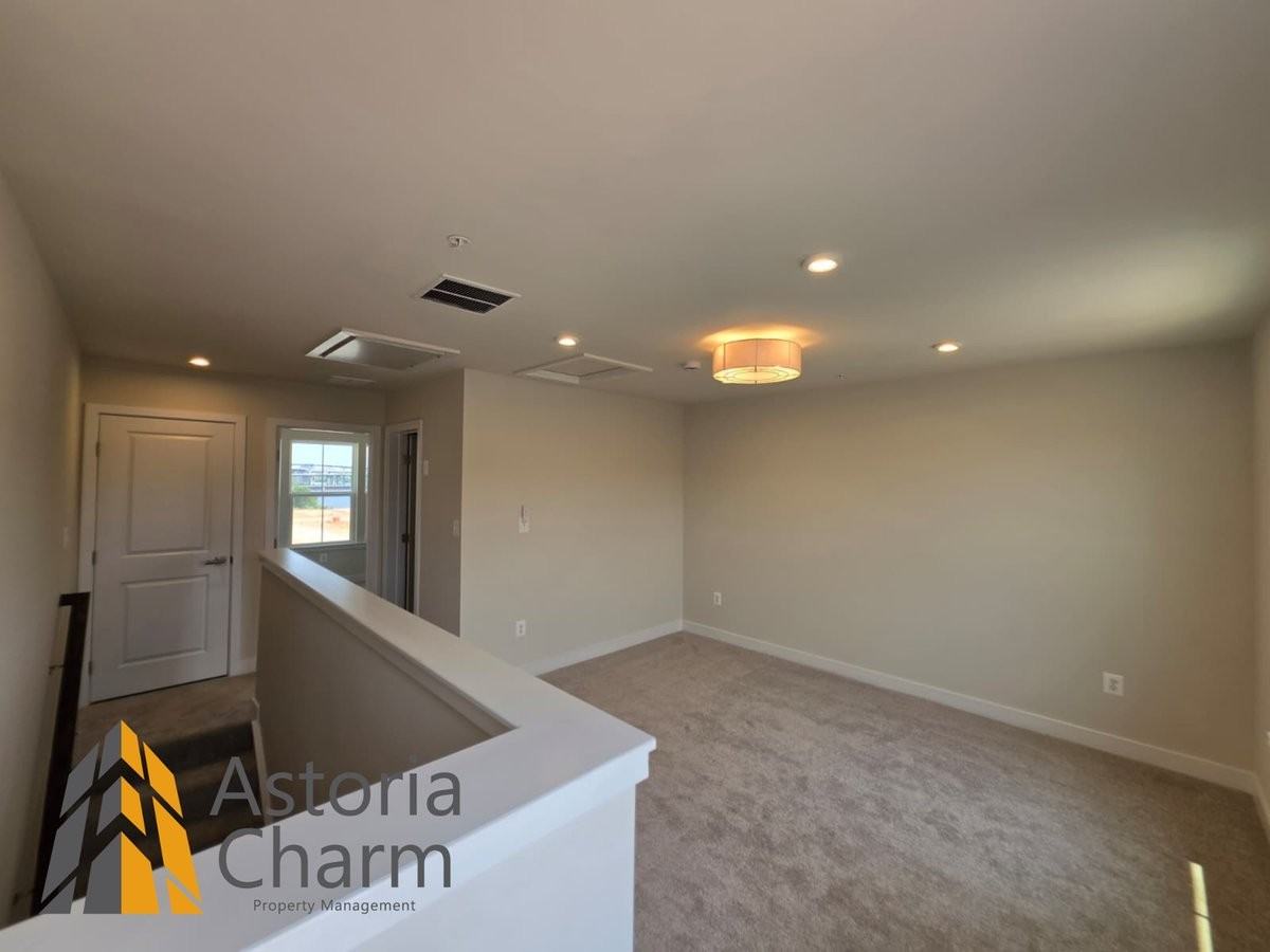 2928 Maisel St - Photo 3 of 50
