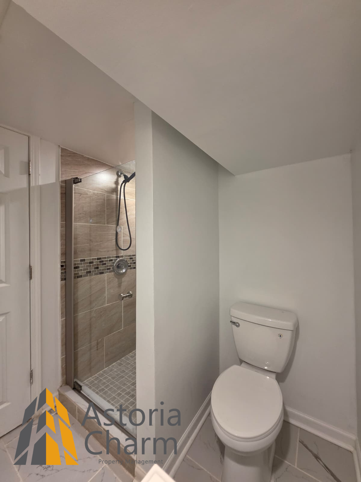519 E 28th St - Photo 5 of 43